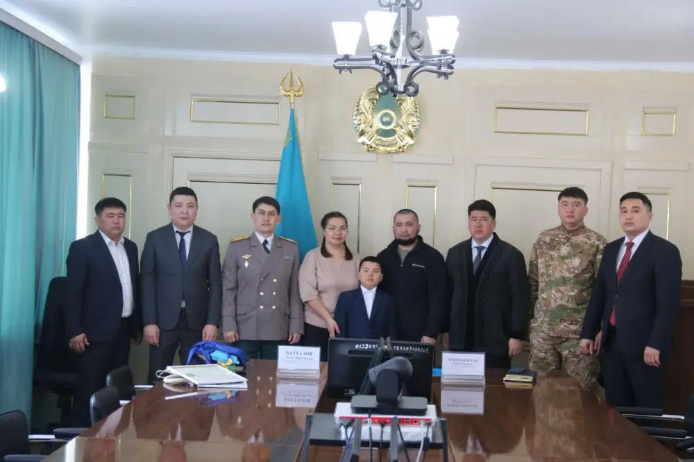 9-летний герой из Казахстана спас братьев во время пожара Астане