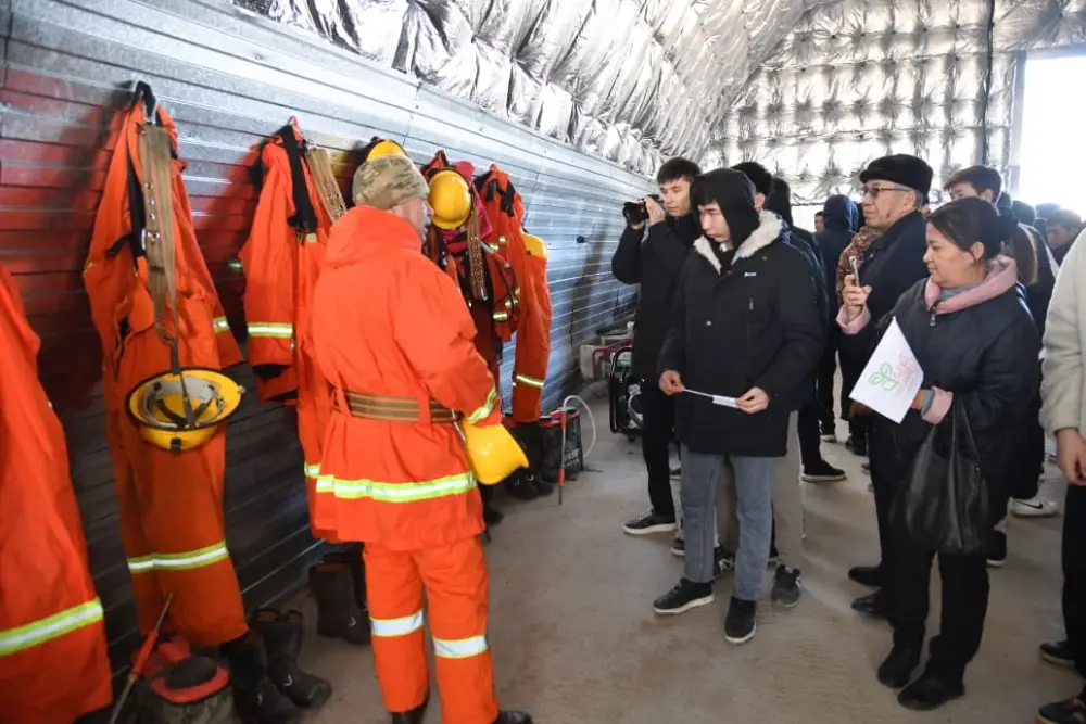 Эковолонтёры Атырау: зеленый щит природы в борьбе с огнем и мусором Астане