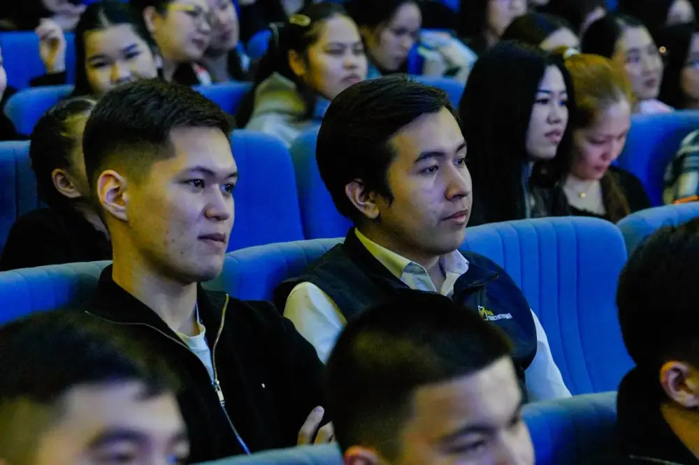 Участники молодежного движения «Жайдарман» поддержали проект новой Конституции Казахстана (7)