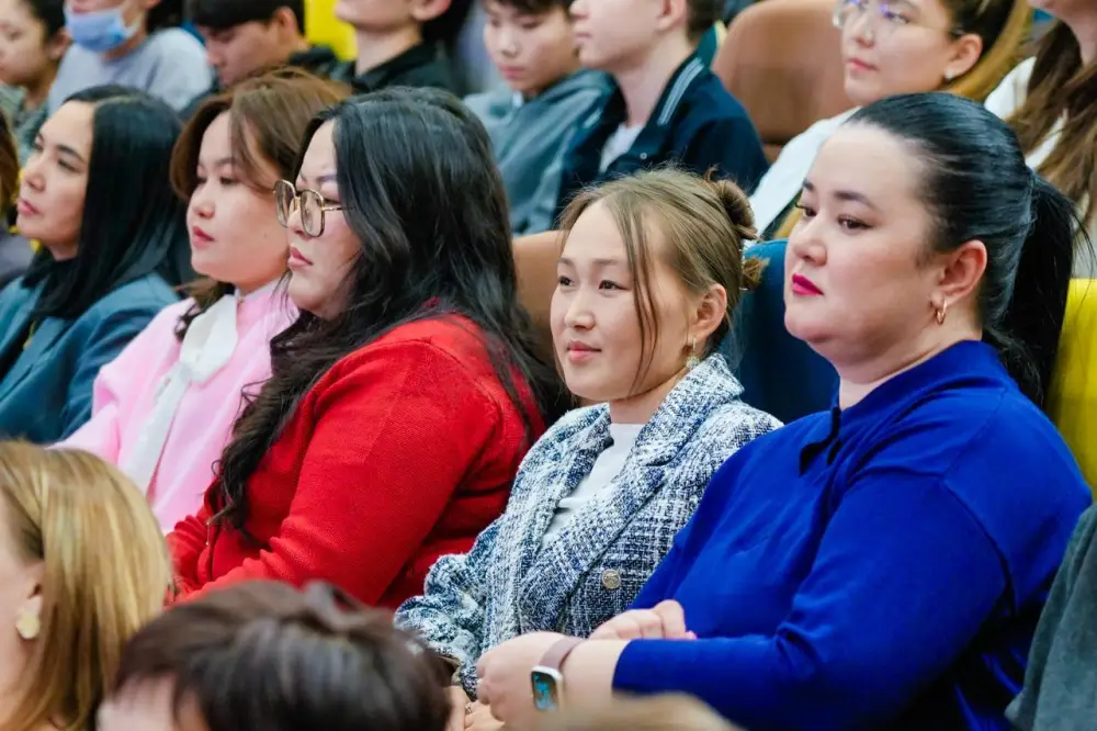 «Адал Азамат»: урок патриотизма провели для столичных школьников (9)