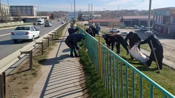 Субботник в Сарыагаше: чистота на всех уровнях! Астане
