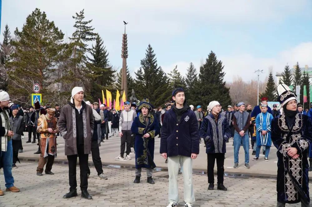 Синхронное исполнение народного танца в Кокшетау: объединение поколений и культурное наследие Астане