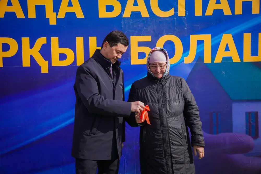 В Актюбинской области 30 семей получили ключи от новых домов (4)