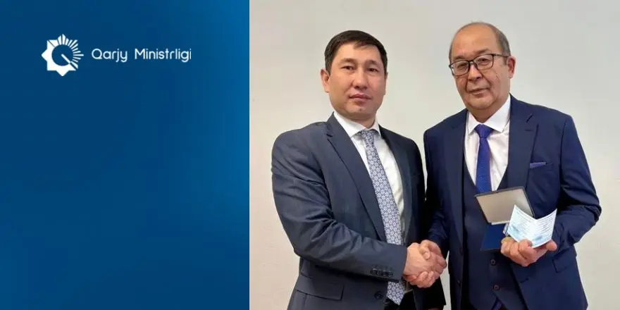 Ветерана финансовой системы наградили медалью «Еңбек ардагері» (3)