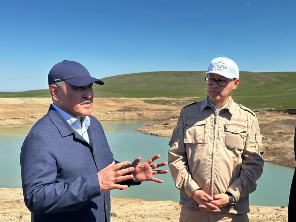 Министр водных ресурсов Казахстана проверяет строительство водохранилища «Каракуыс» в Толебийском районе Астане