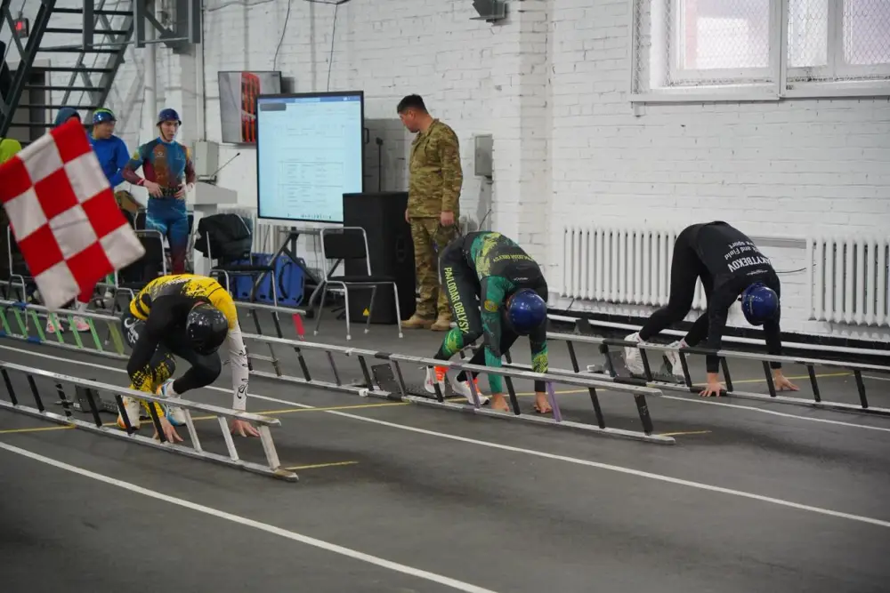 В Усть-Каменогорске стартовали зимние чемпионаты МЧС Казахстана по пожарно-спасательному спорту (10)