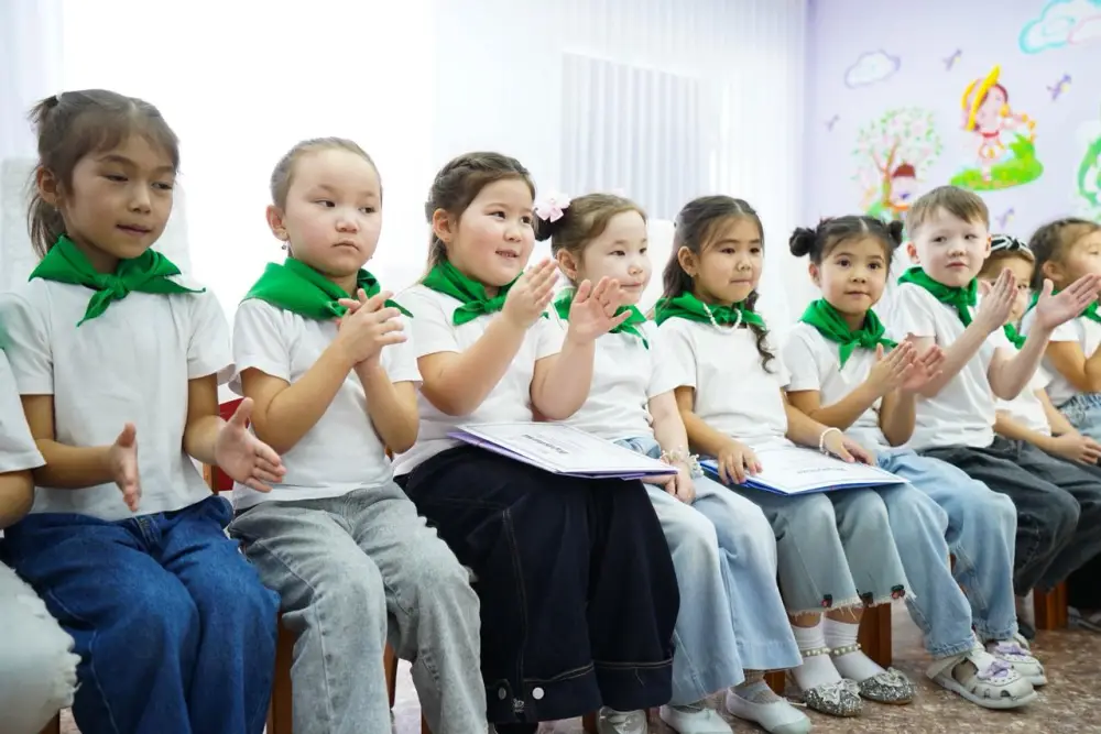 Дети детского сада «Өрлеу» активно участвуют в экологической акции «Таза Қазақстан» Астане