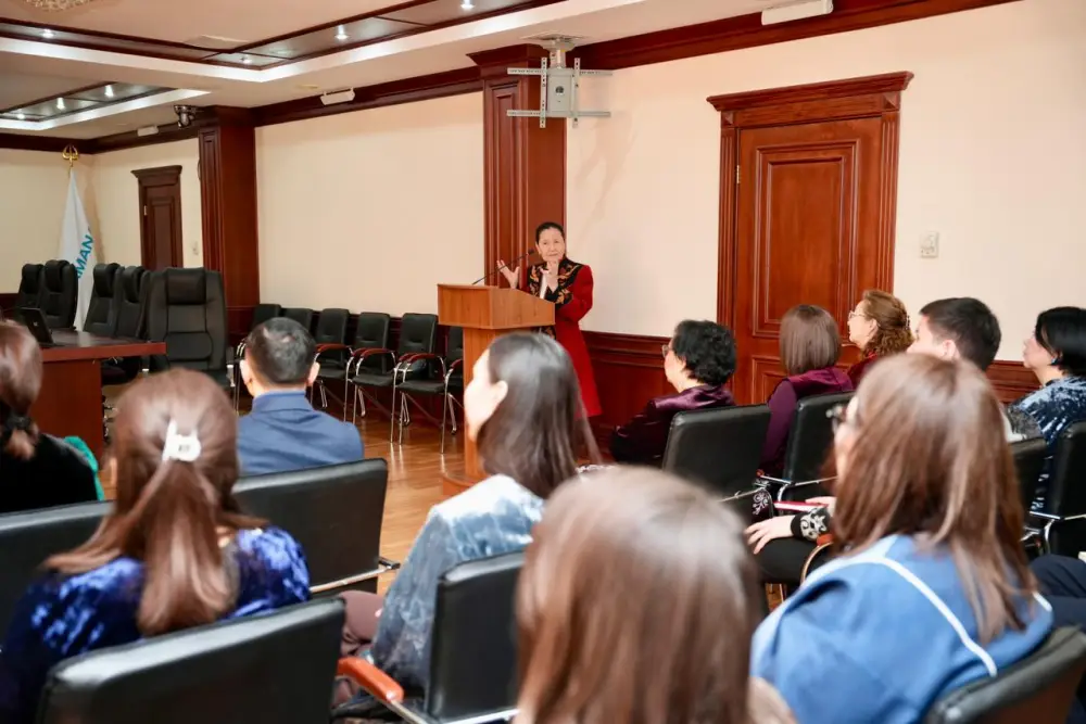 Профессор поделилась знаниями о традициях Наурыза с сотрудниками Минэнерго (3)
