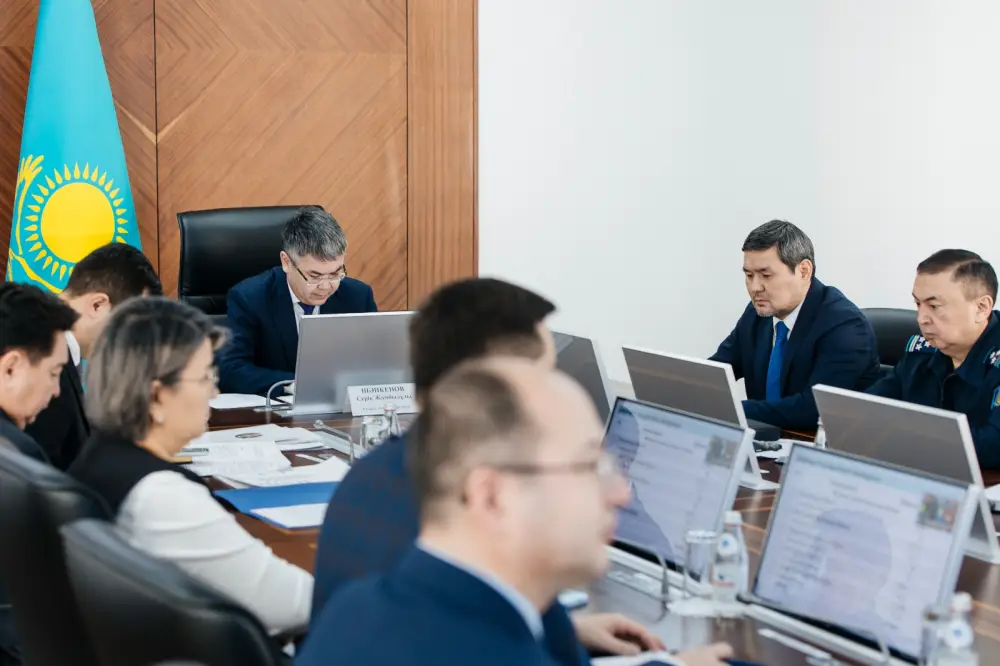 В Атырау состоялось совещание по вопросам экологии и озеленения (5)