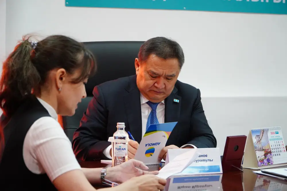 Обсуждение состояния инженерных сетей и коммунальных услуг на приеме граждан у акима Акмолинской области Астане