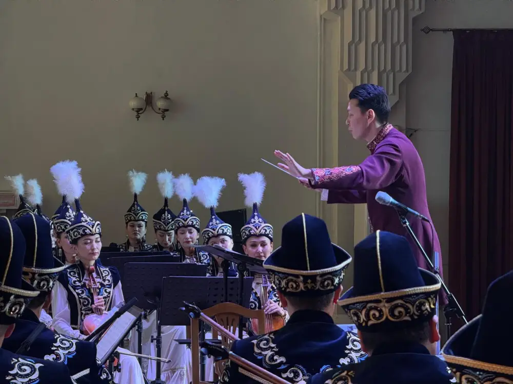 Авторский концерт «Сен үшін» в Алматы: музыкальная программа и выставка национальной одежды Астане