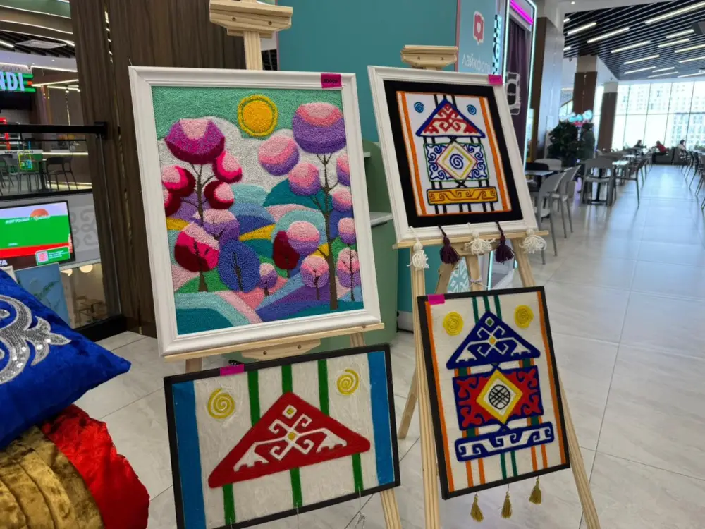 Выставка работ ремесленниц Центра активного долголетия в Астане Наурыз Астане