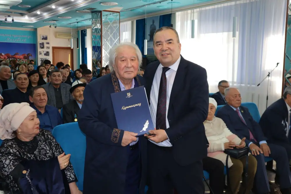 Поэтический праздник в Астане: Серик Тургынбекулы и его вечные строки Астане