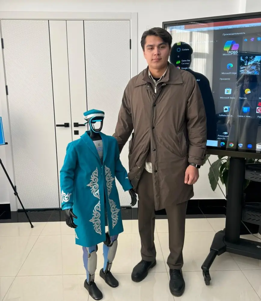 Внедрение технологий в голосование: эффект присутствия робота на референдуме в Алматинской области Астане