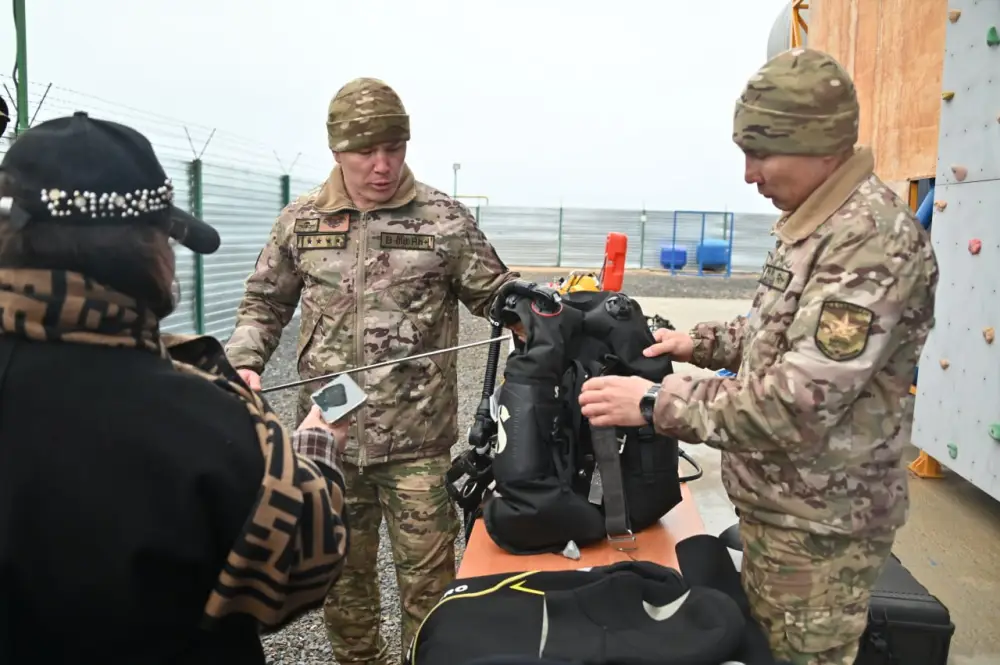 Подводные тайны и небесные горизонты: второй день пресс-тура ВМС Казахстана Астане