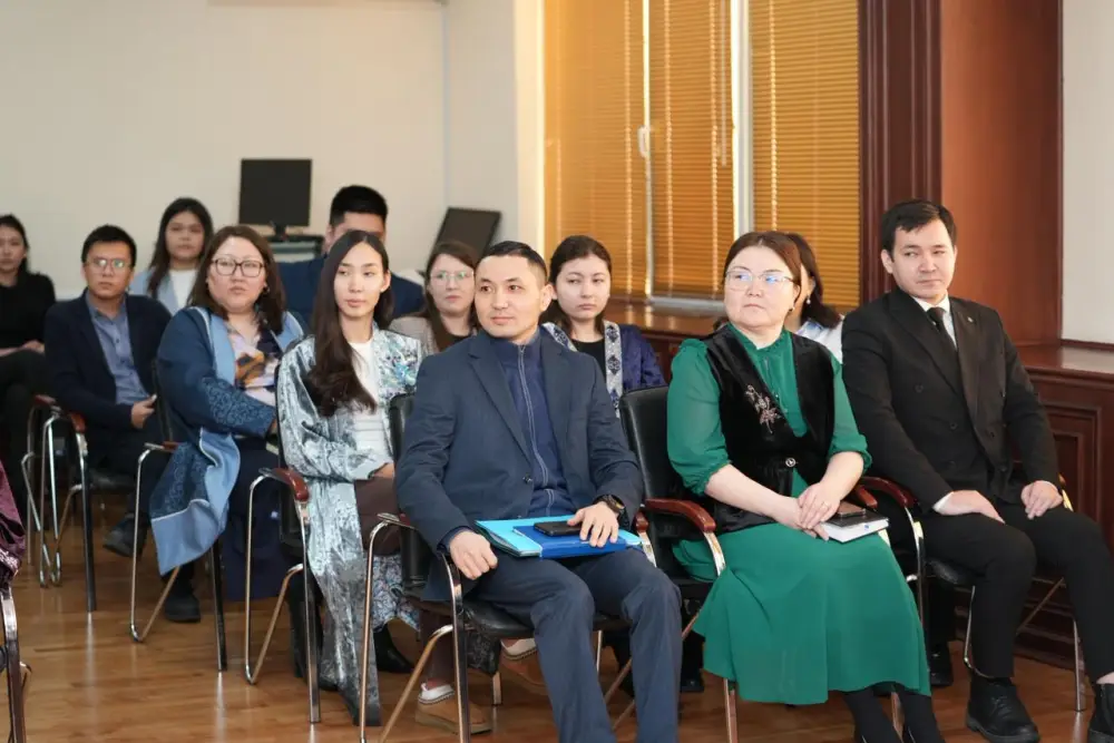 Сохранение культурного наследия: встреча профессора с сотрудниками Минэнерго о традициях Наурыза Астане