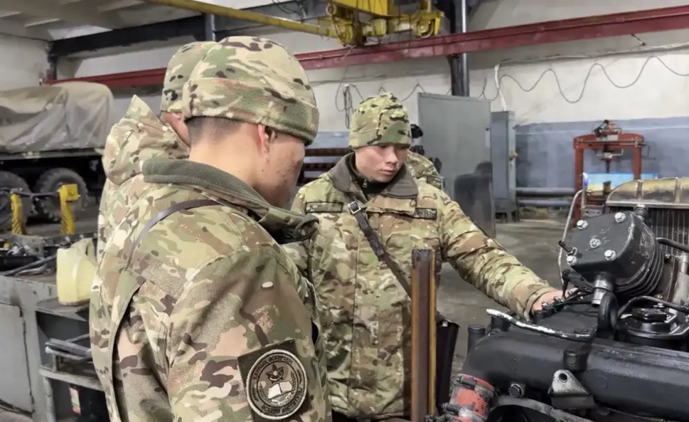 Курсантская стена: около 200 будущих командиров прошли закалку в гарнизонах страны Астане