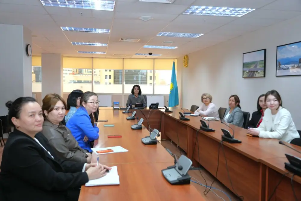 В Министерстве транспорта прошел круглый стол на тему «Женщины —основа развития страны и семейных ценностей» (5)