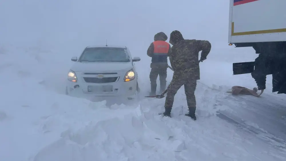 760 человек спасены и эвакуированы из снежных заносов за сутки Астане