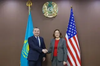 Обсуждение двустороннего сотрудничества между Казахстаном и США в сфере инвестиций и промышленности Астане