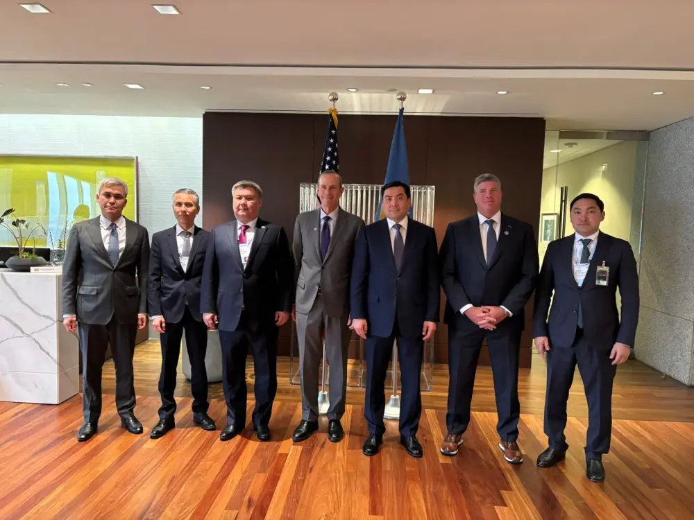Министр энергетики РК провел встречу с CEO Chevron для обсуждения нефтегазовых проектов и логистики Астане