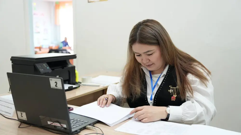 Аким ВКО сделал свой выбор на референдуме (8)