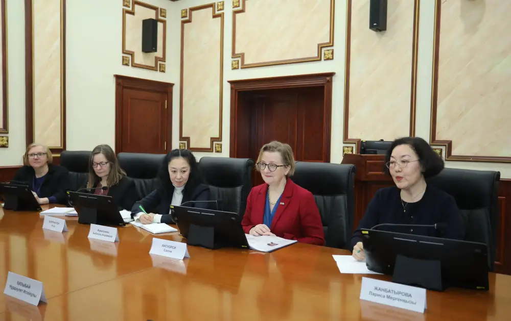 Аким Мангистауской области встретился с Послом Великобритании для обсуждения экономического сотрудничества Астане