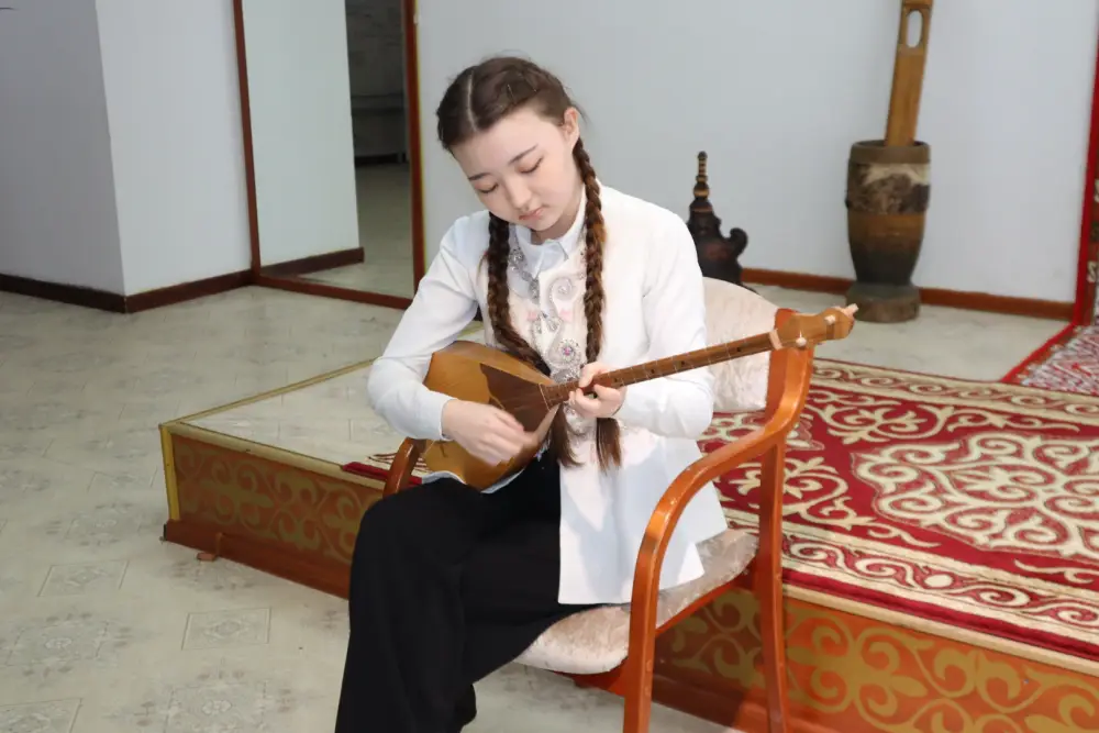 В честь дня «Шаңырақ» в библиотеках страны прошли встречи, посвященные семейным ценностям Астане