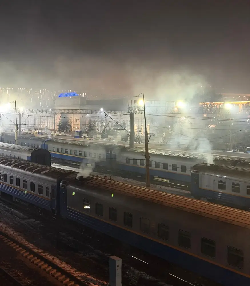 В Алматы при проверке поездов выявлены превышения по саже и оксиду углерода (2)