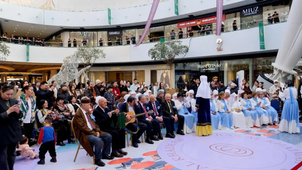 Конкурс дизайнеров Астана ИИ-робот этно-фьюжн NEO-фольклор Астане