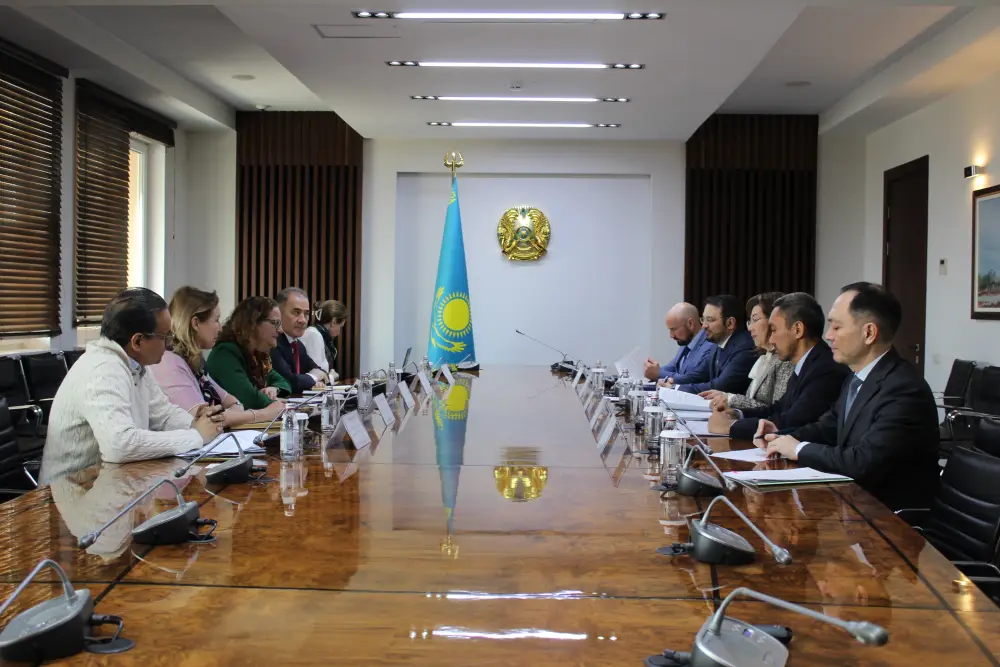 Председатель Агентства встретилась с представителями IFC (2)