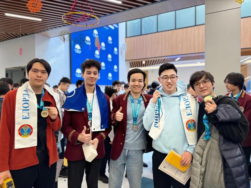 В Костанае наградили победителей и призеров республиканской олимпиады по информатике и математике (4)