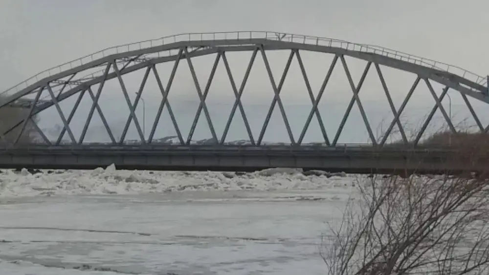 Строительство моста через реку Уба в Восточном Казахстане Астане