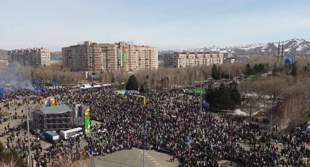 Более 5000 домбристов из ВКО установив мировой рекорд, исполнив песню «Акбулак» (4)