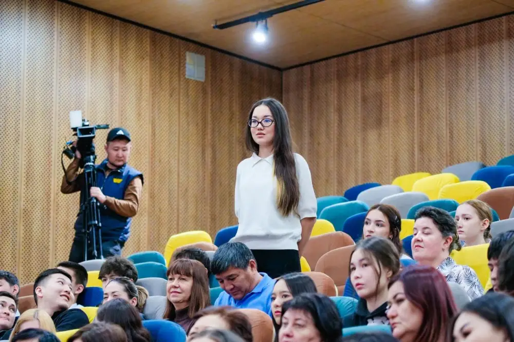 «Адал Азамат»: урок патриотизма провели для столичных школьников (7)