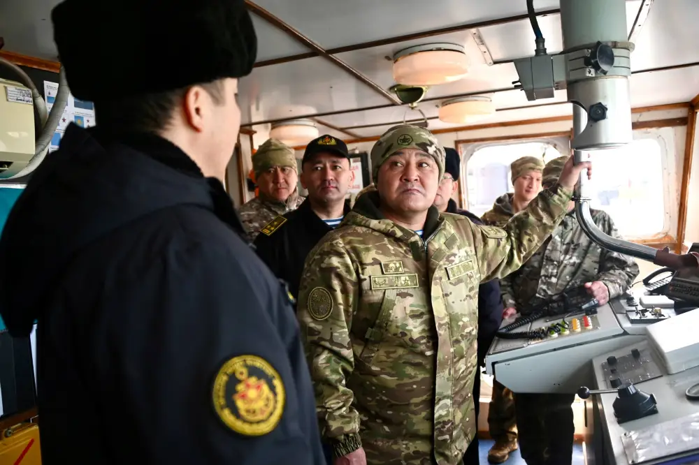 Начальник Генерального штаба проверил боеготовность кораблей Военно-морских сил (4)