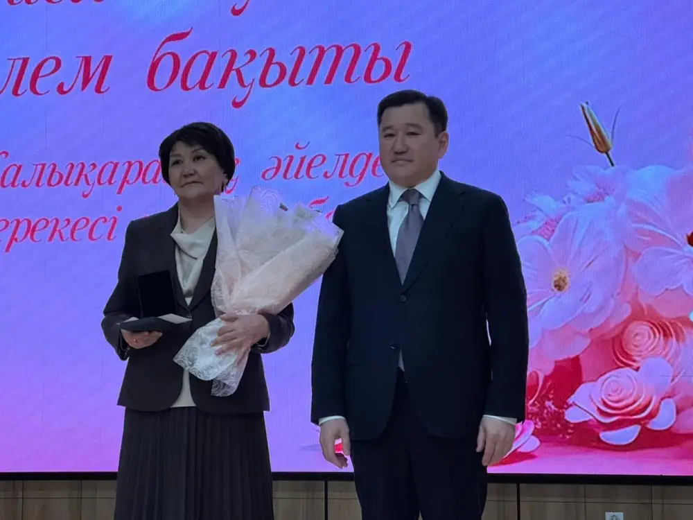 В Астане прошел праздничный вечер, посвященный Международному женскому дню (5)