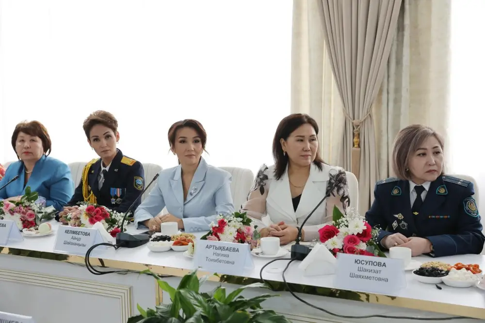 Ербол Карашукеев поздравил представительниц прекрасного пола с 8 Марта Астане