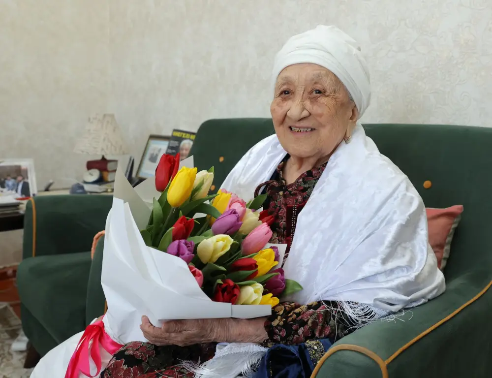 Труд и забота: поздравления с 8 Марта! Астане