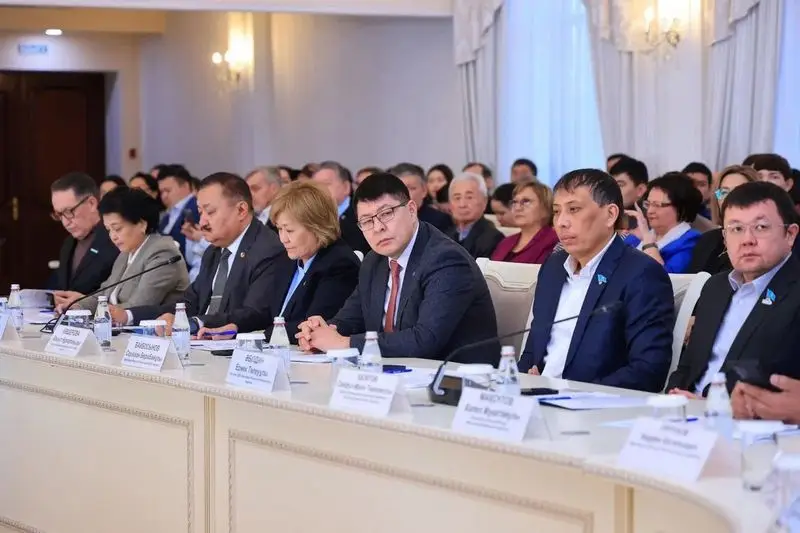 В Караганде обсудили роль регионов в новой Конституции Казахстана (9)