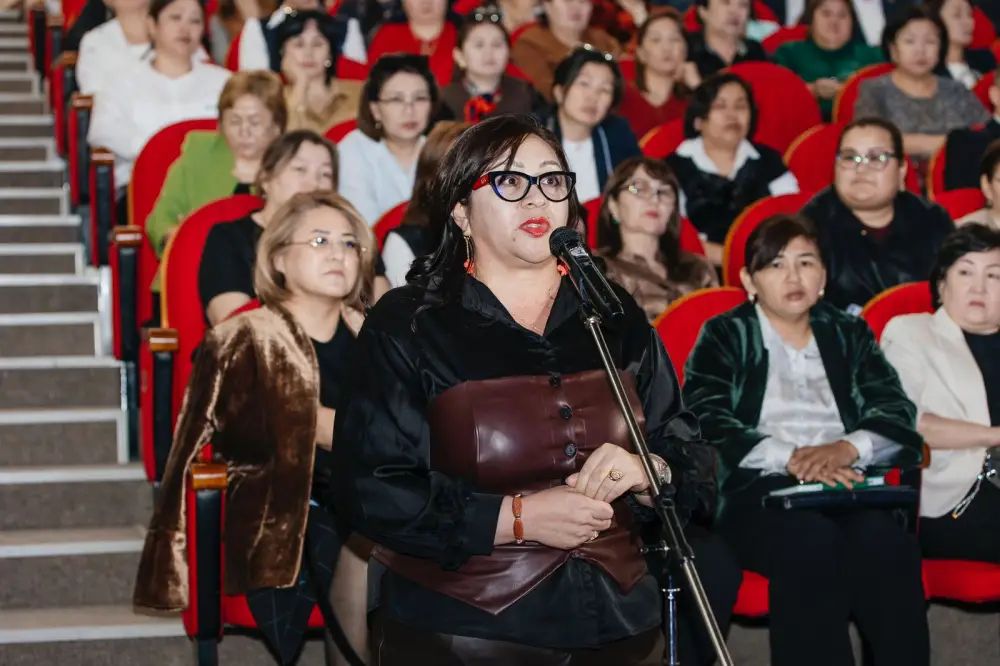 Вопросы безопасности в школах Атырау обсудили на встрече с участием акима области (2)