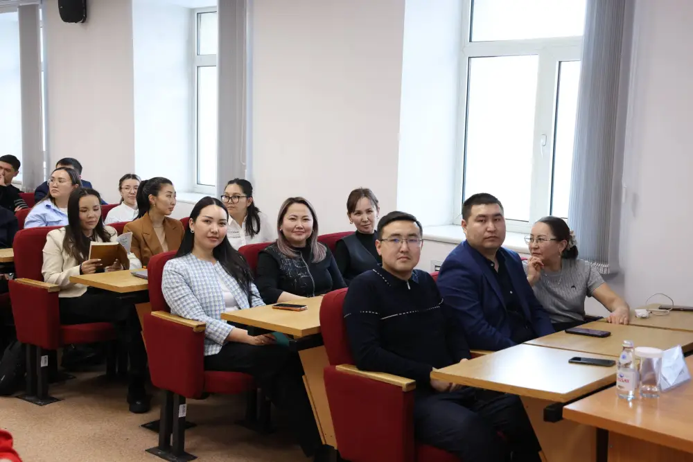 В Академии правосудия при Высшем Судебном Совете прошла гостевая лекция профессора Международного университета Астана, доктора юридических наук, члена Комиссии по Конституционной реформе Исидора Шамиловича Борчашвили (6)