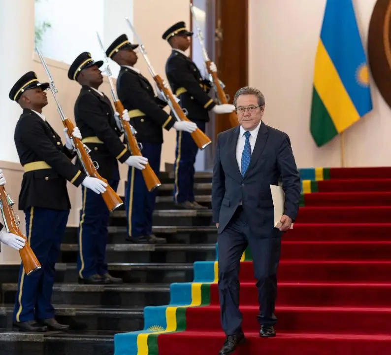 Посол Казахстана в Руанде вручил верительные грамоты Президенту Руанды (2)