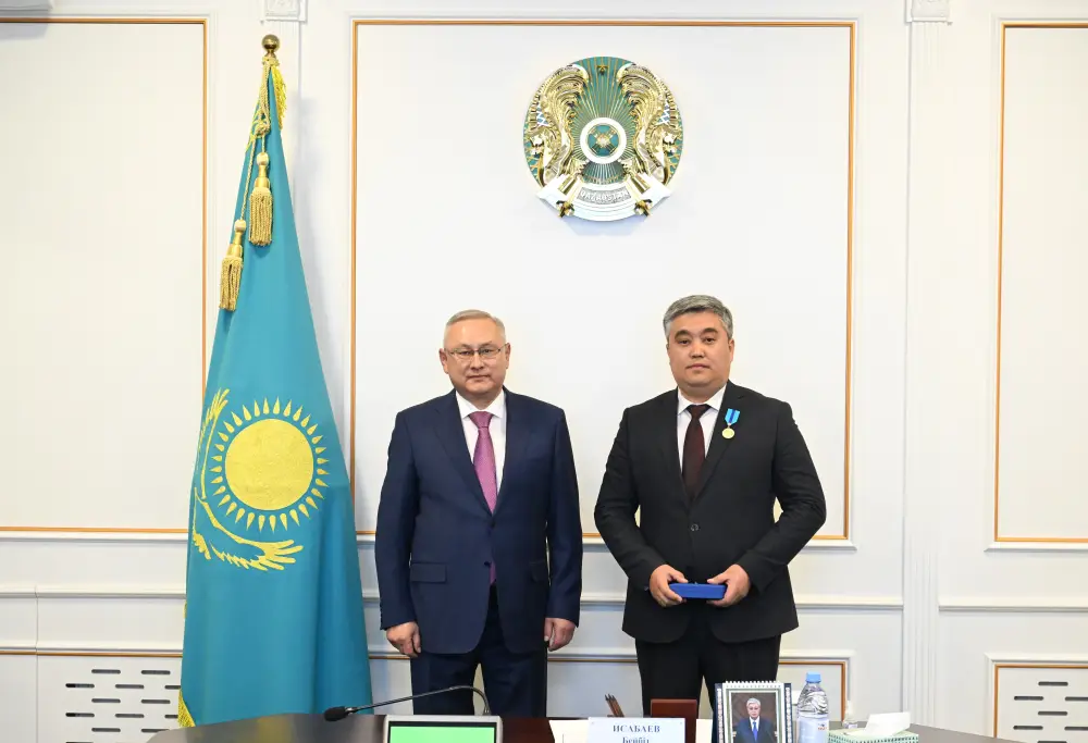 Награждение жителей Жетісу государственными наградами за вклад в социально-экономическое развитие Астане