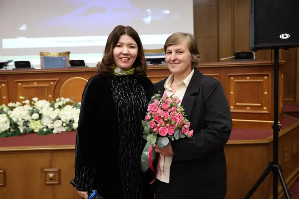 Мария Бедрина награждена в Министерстве просвещения Астане