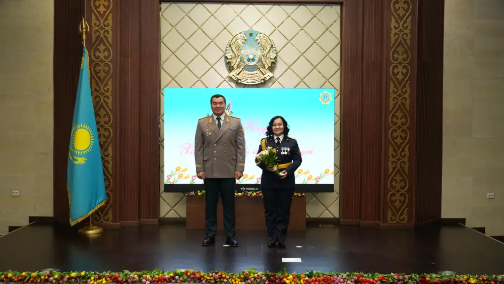 Глава МЧС поздравил женщин ведомства и вручил государственные награды (8)