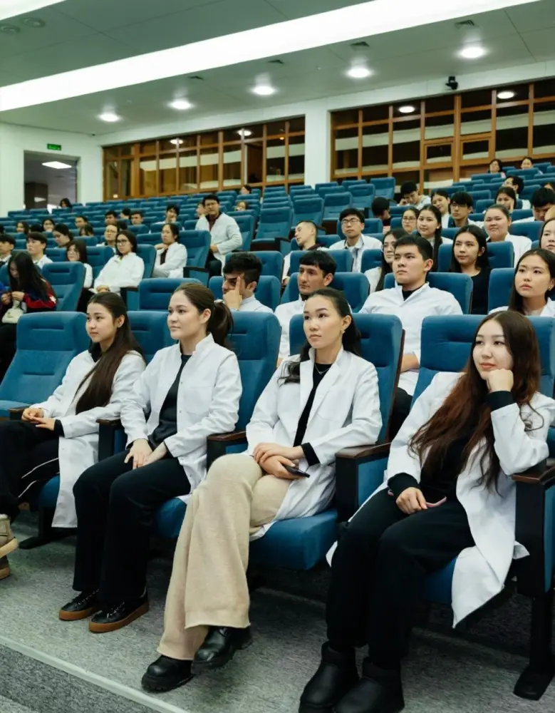 В столице проведена лекция по профилактике преступлений среди молодежи (4)