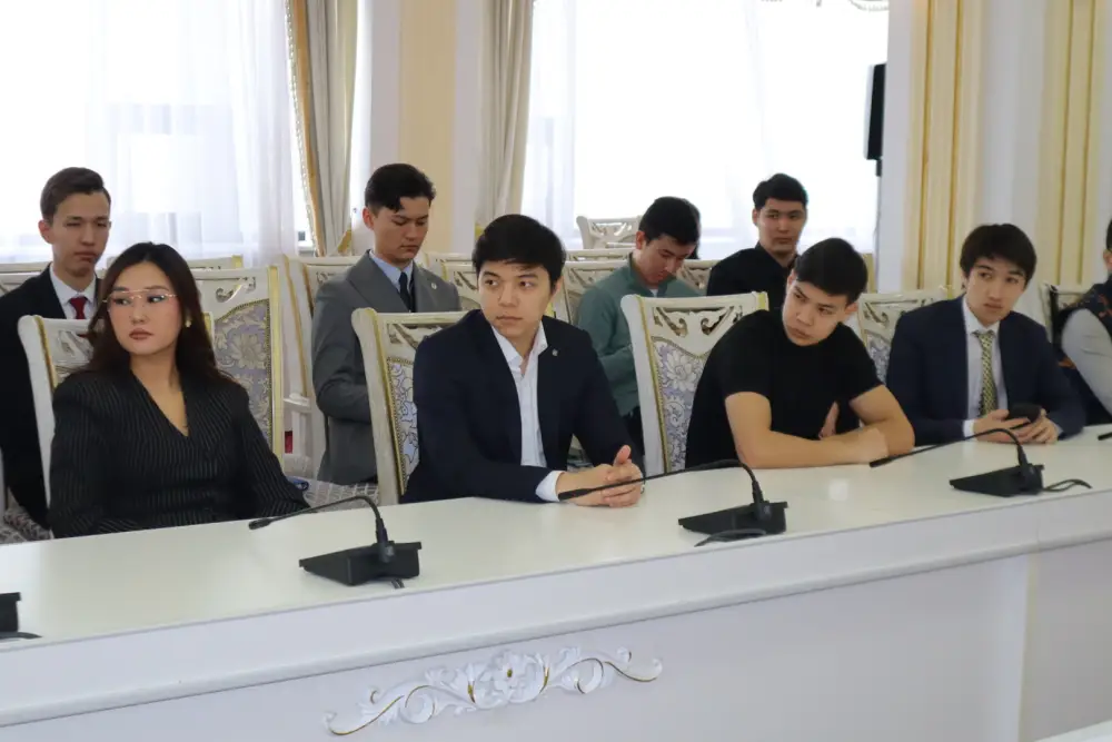 В Астане обсудили новую Конституцию с молодежью Астане