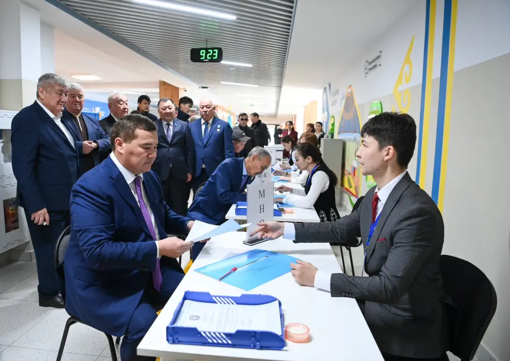 Участие граждан в референдуме: аким области проголосовал за изменения в Конституцию Астане