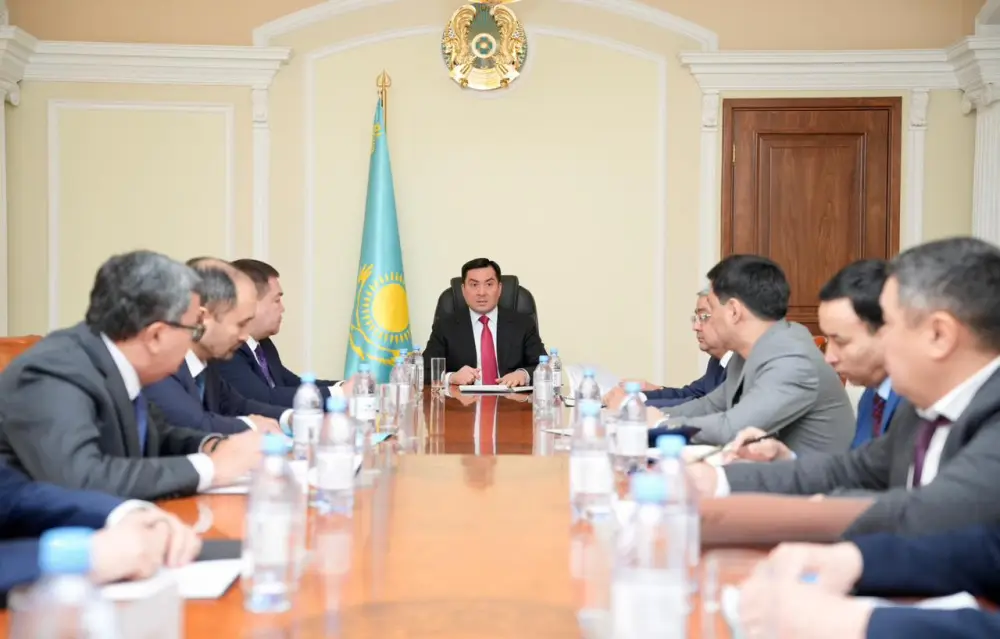 Ерлан Аккенженов провел совещание по обеспечению безопасности энергетической инфраструктуры Казахстана (4)